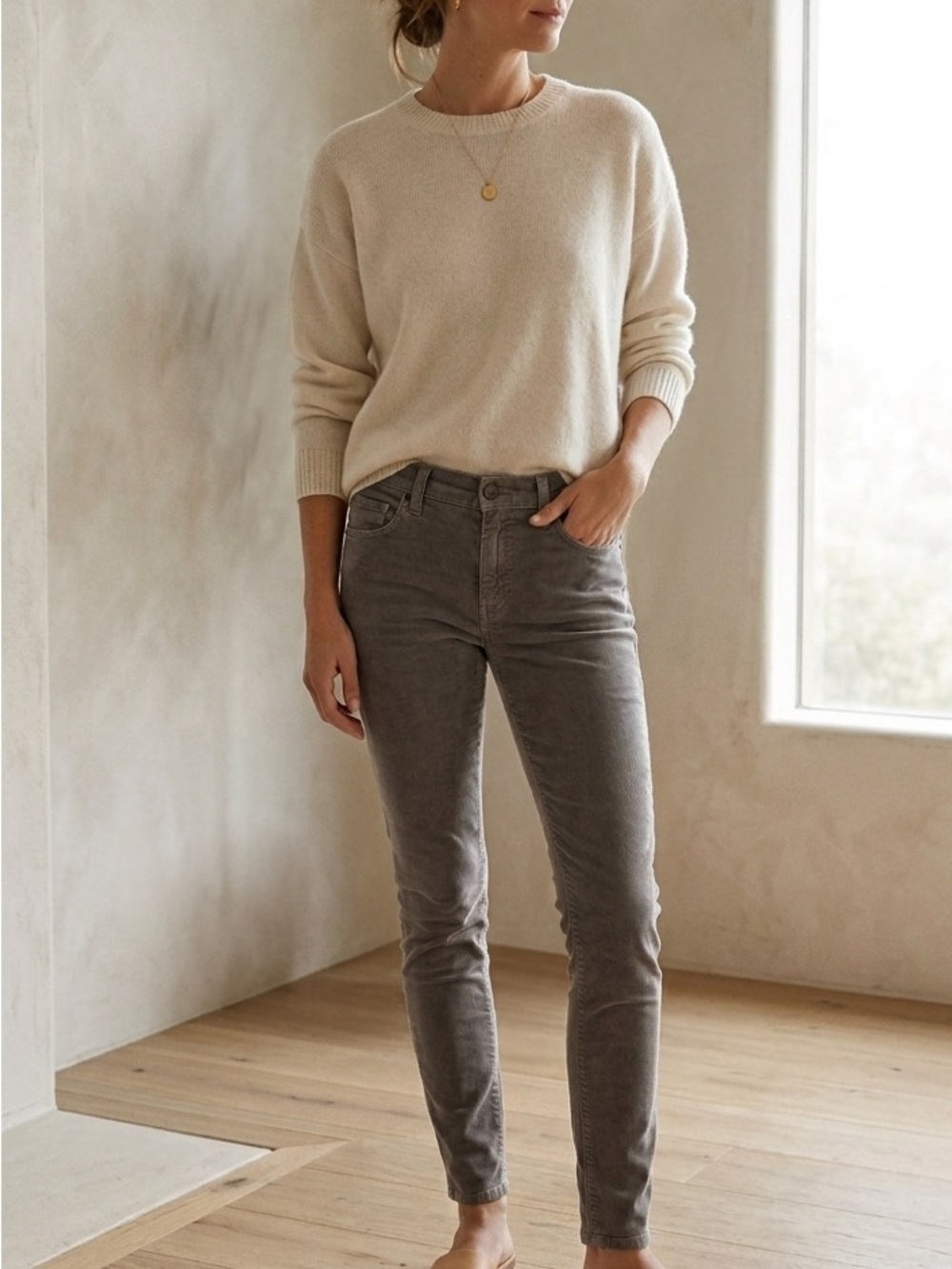 Women's Current Elliott Vintage Sleet Gray Corduroy Jeans in size 28.